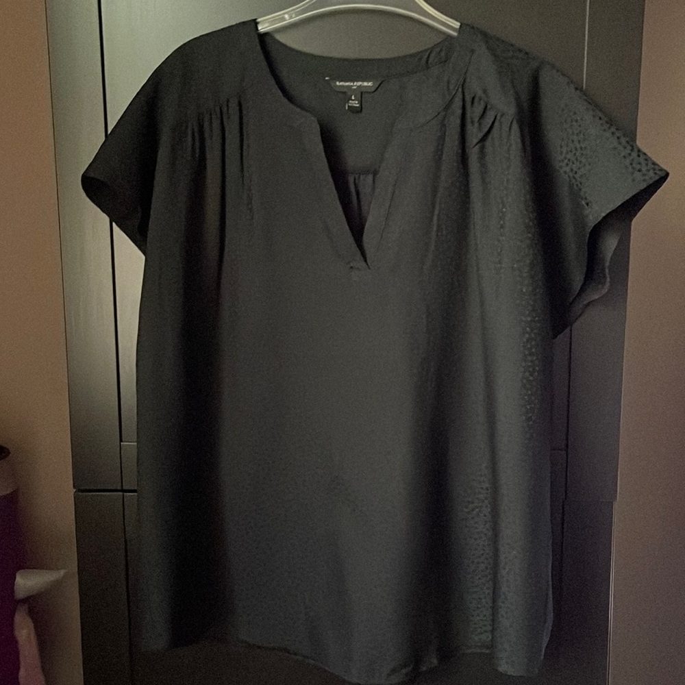 Banana Republic s/s blouse  Black with polka dot texture and sateen finish